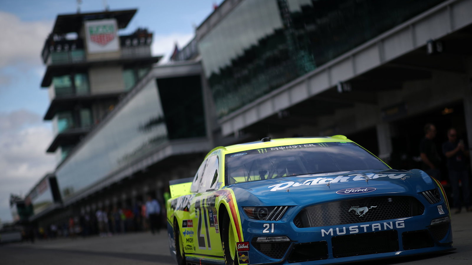 Paul Menard pensiun di akhir musim, Matt DiBenedetto menggantikannya